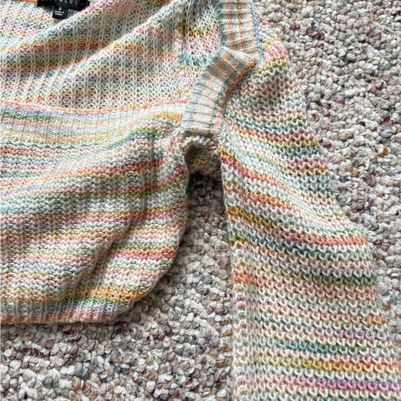 Crop Sweater - Picture 2 of 4